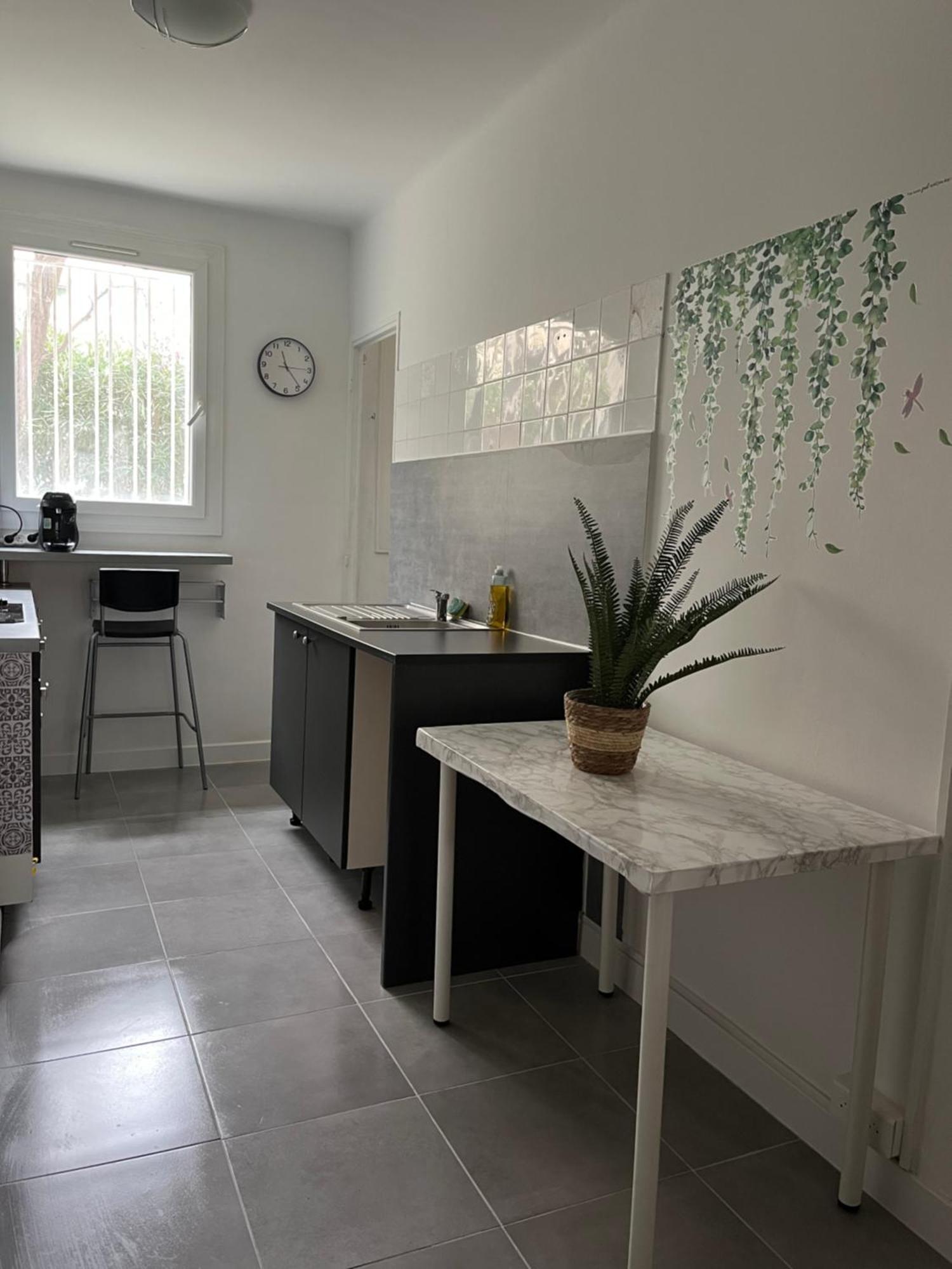 Apartamento 3 - 5pers - Proche Toutes Commodites - Quartier Recherche - Court Et Long Sejour - Cosy - Lumineux - Fonctionnel *
